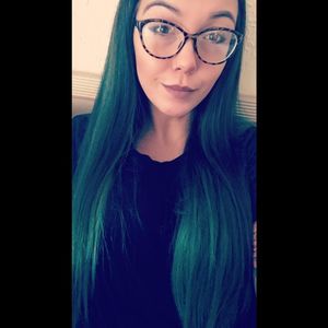 Meet your Posher, Danielle